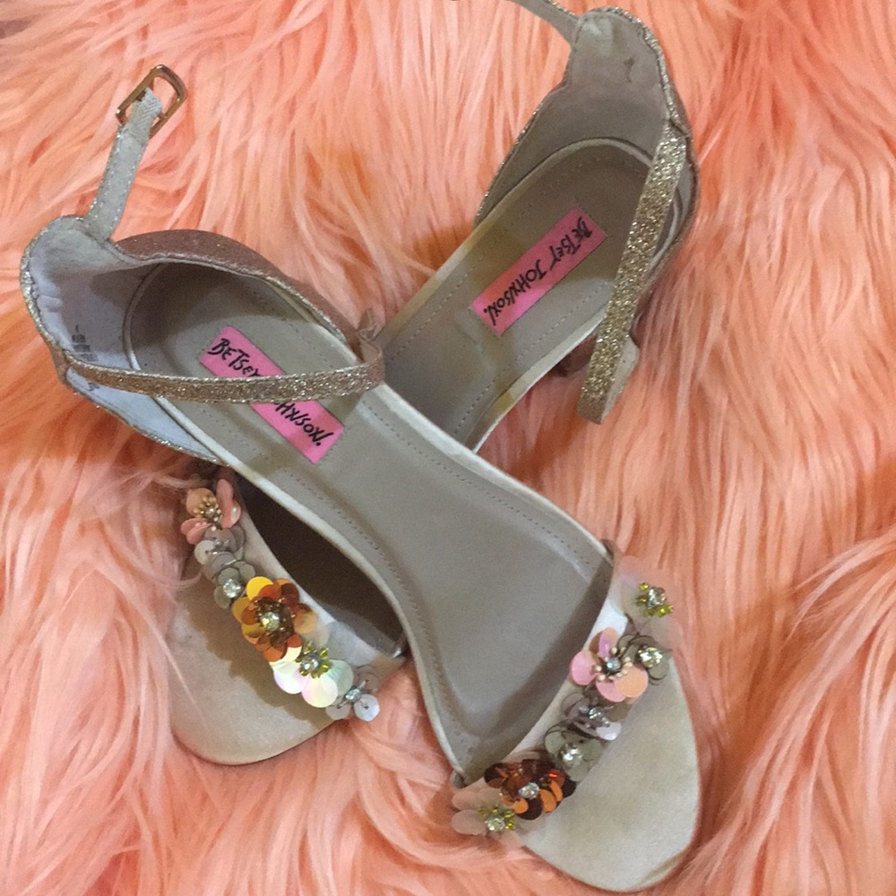 Betsy Johnson floral & glitter heel